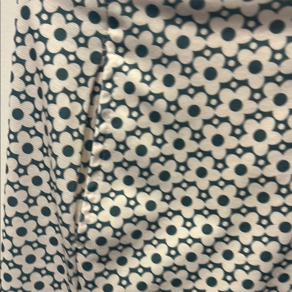 Chic  green and White Patterned  mini Skirt - Picture 3 of 5